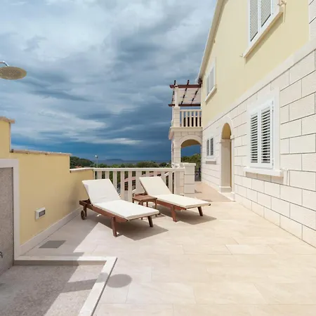 Сasa de vacaciones House With A Swimming Pool Prizba, Korcula - 199 *